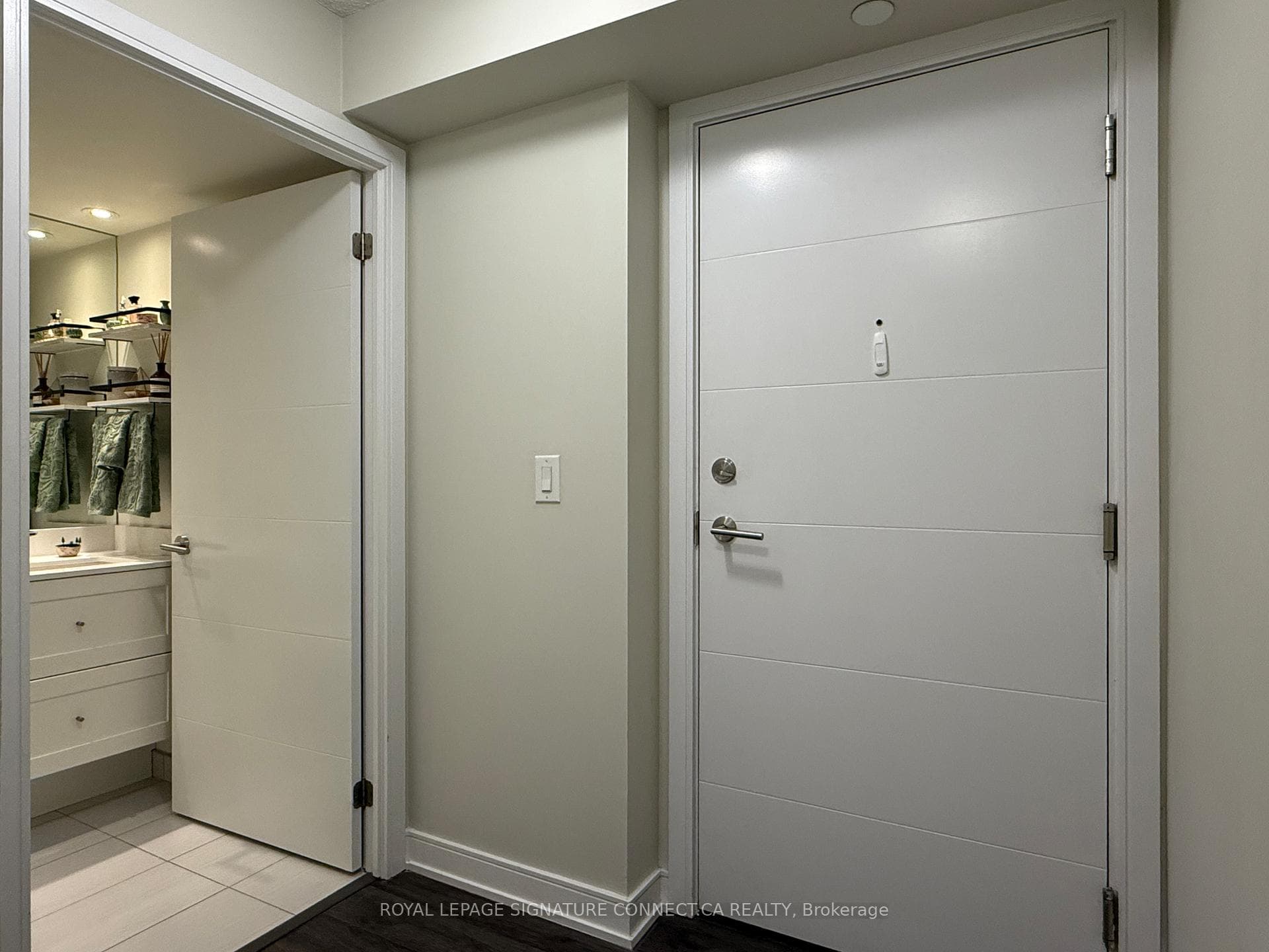 525 Adelaide Street Unit 724 photo 10