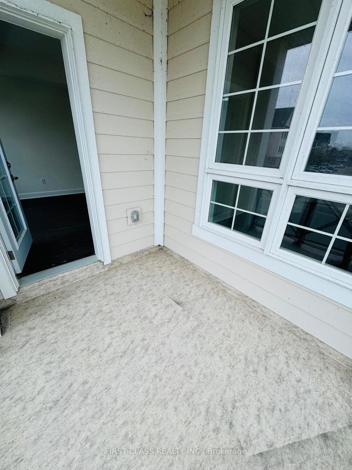 50 Lakebreeze Drive Unit 206 photo 18