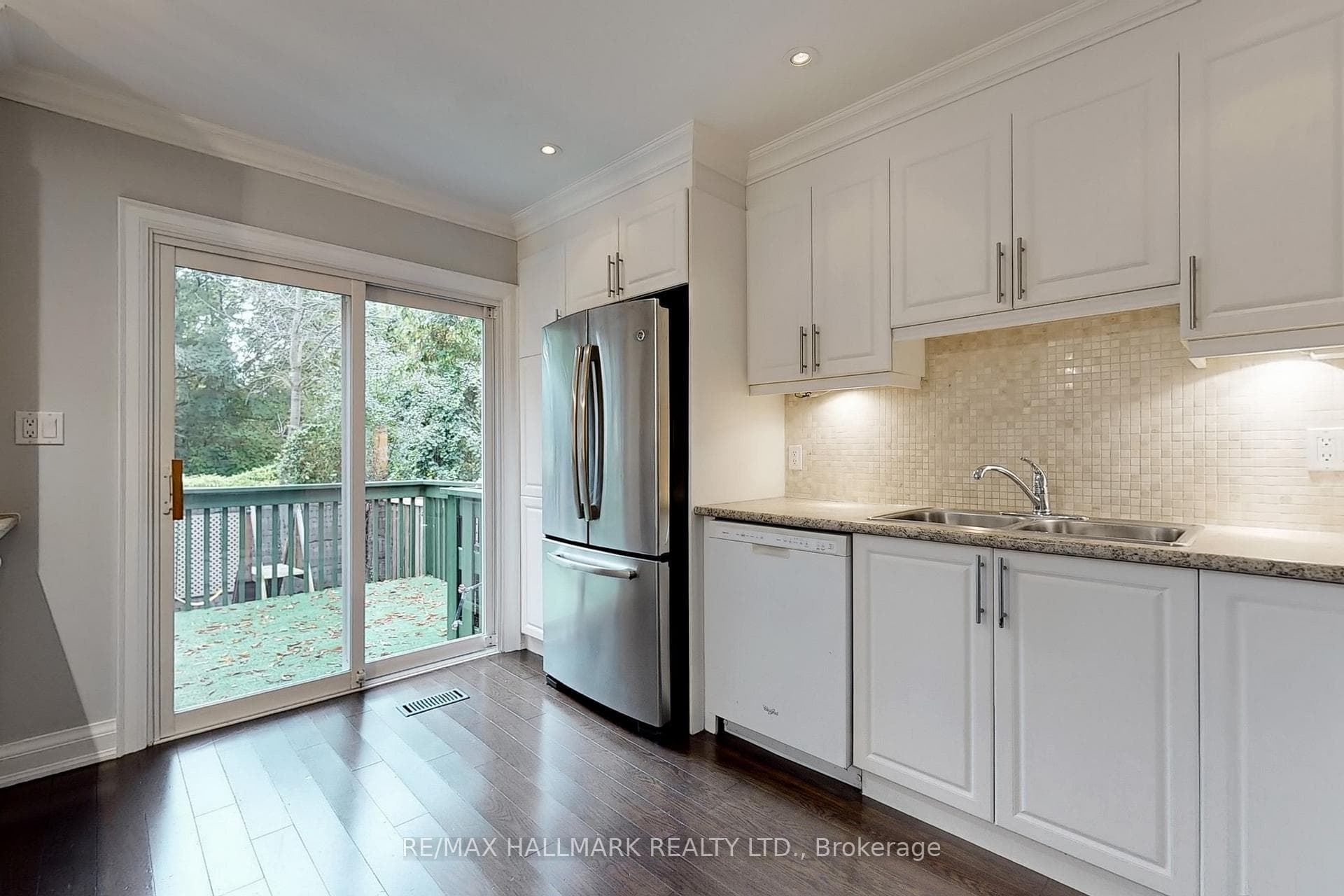 9 Sundown Court photo 9