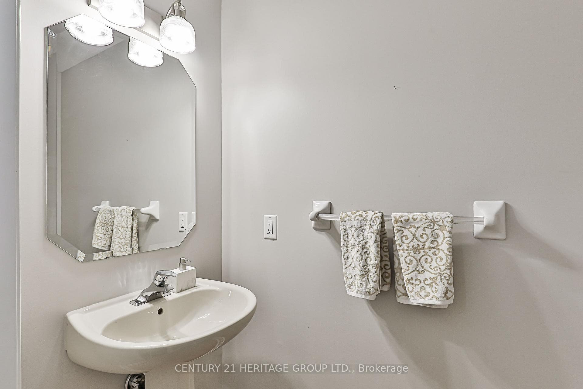 37 Peak Point Boulevard photo 12