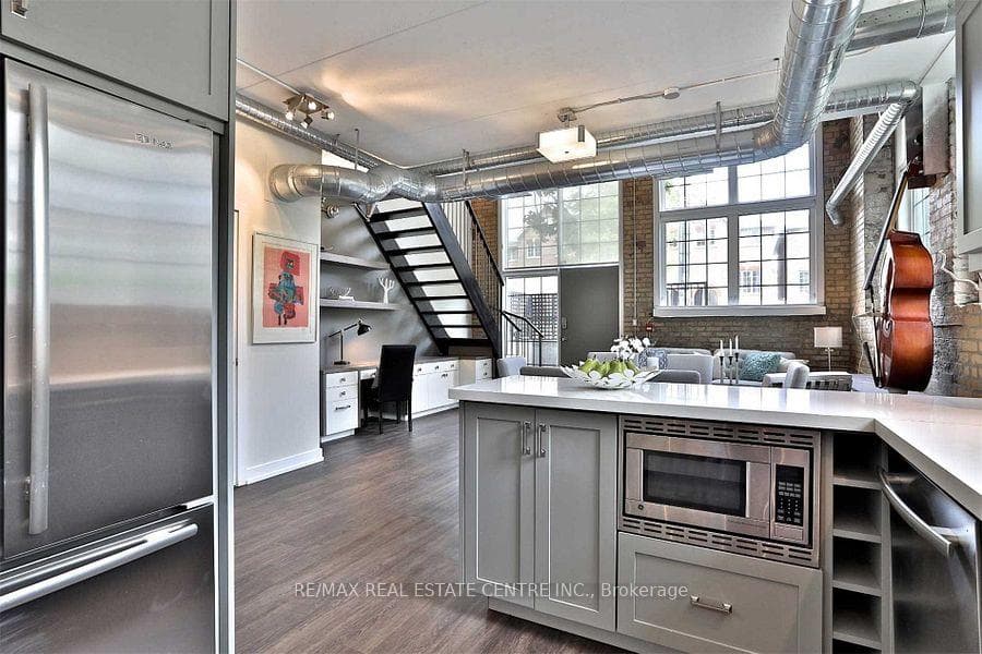 1100 Lansdowne Avenue Unit A10 photo 8