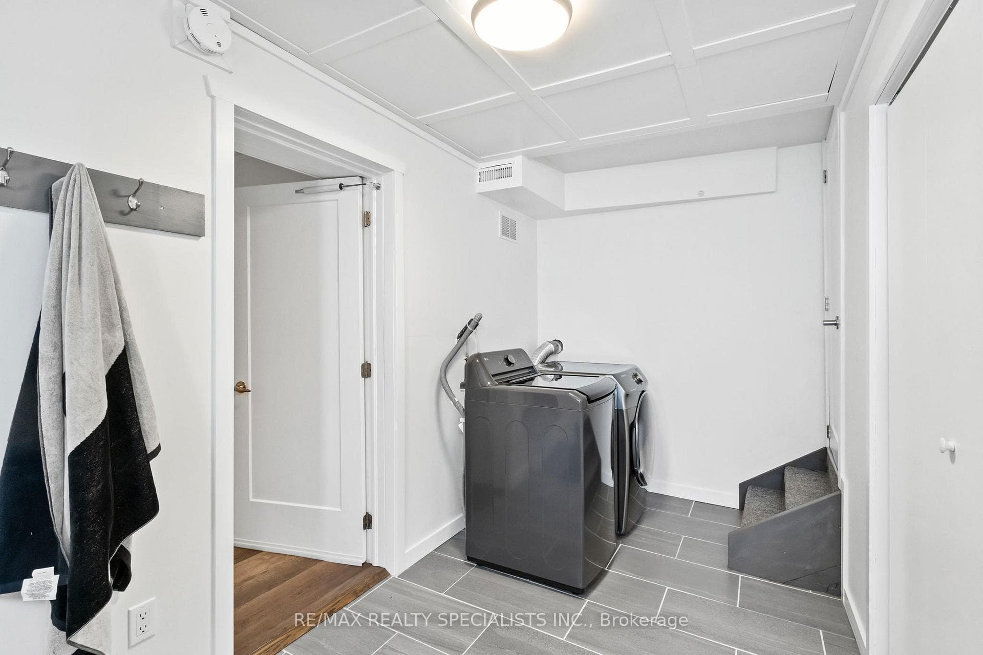 159 Hillside Avenue photo 29