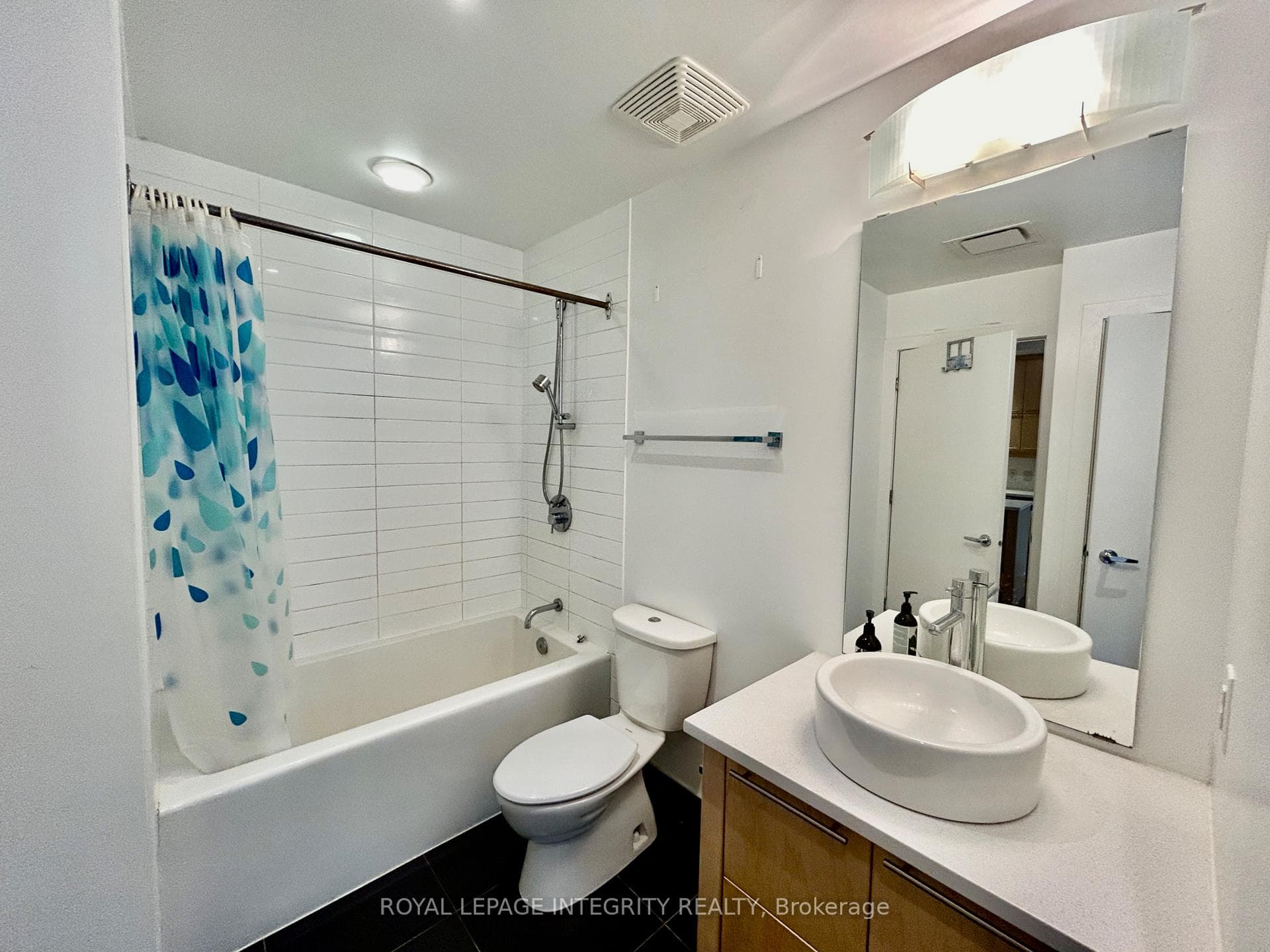 101 Richmond Road Unit 420 photo 22