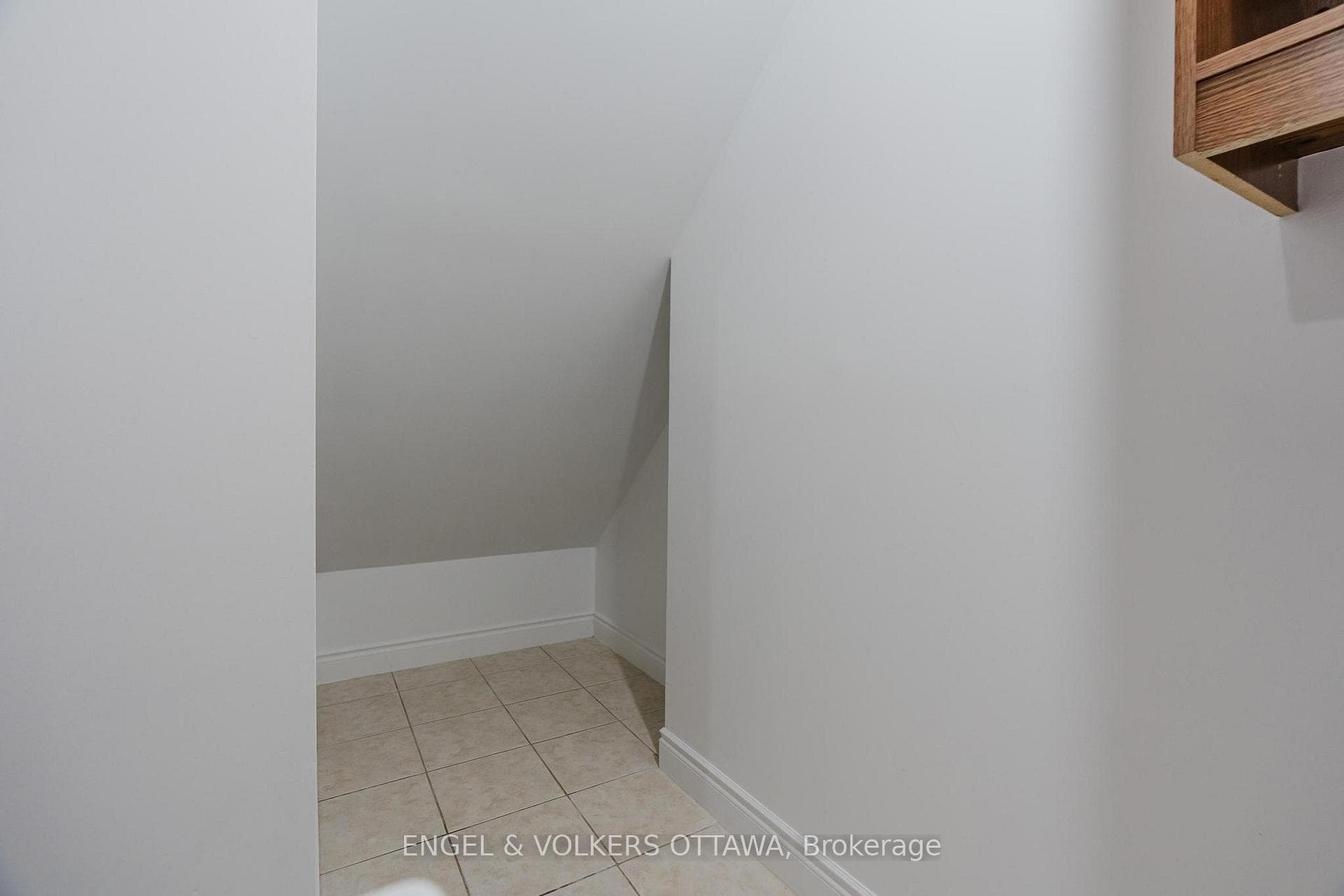 1649 Rosebella Avenue Unit B photo 37