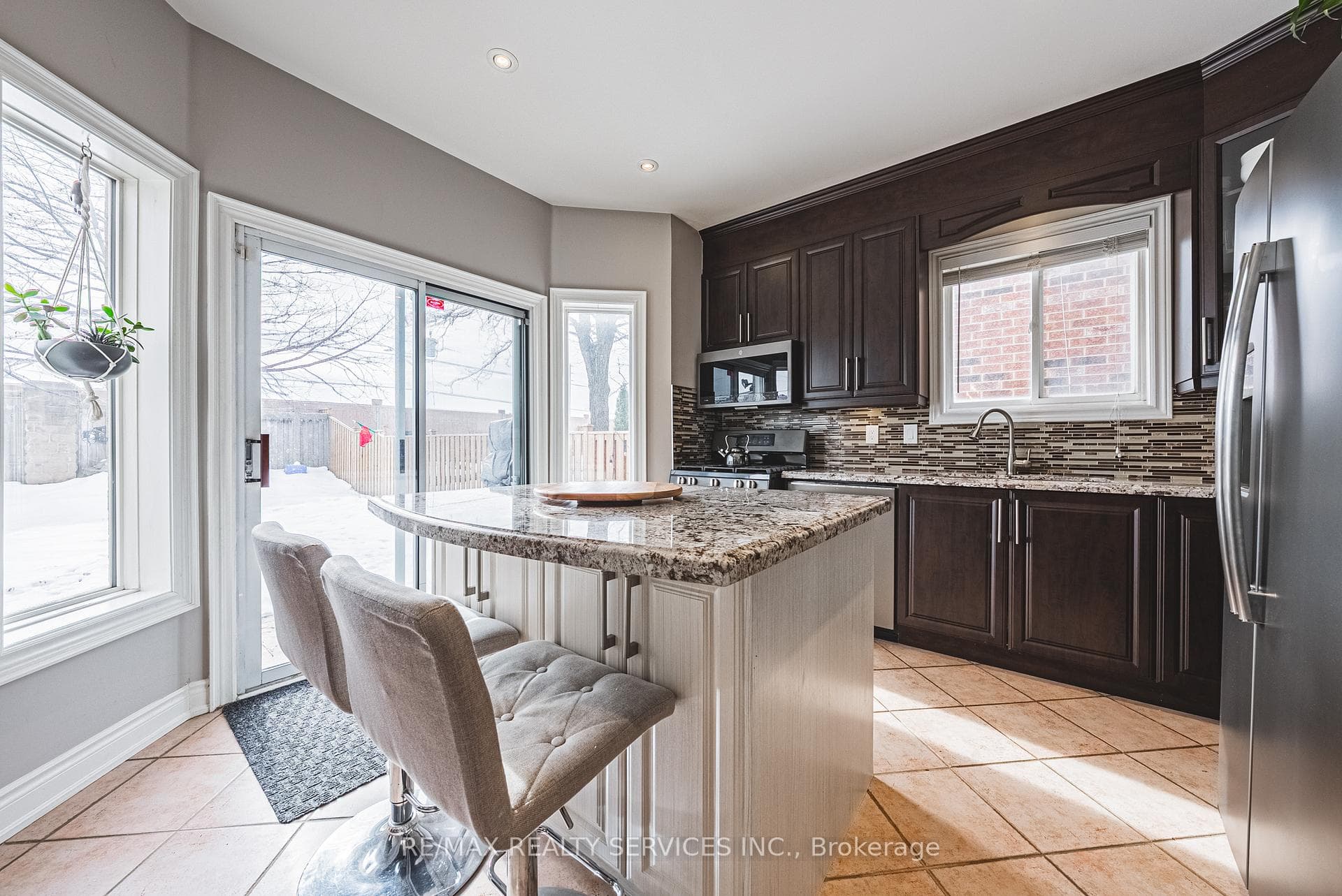 16 Twin Willow Crescent photo 11