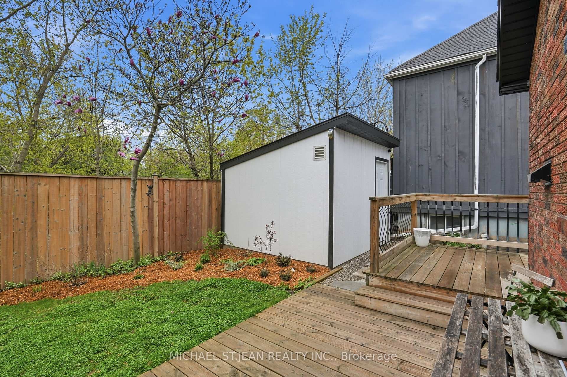 139 Canada Street photo 45