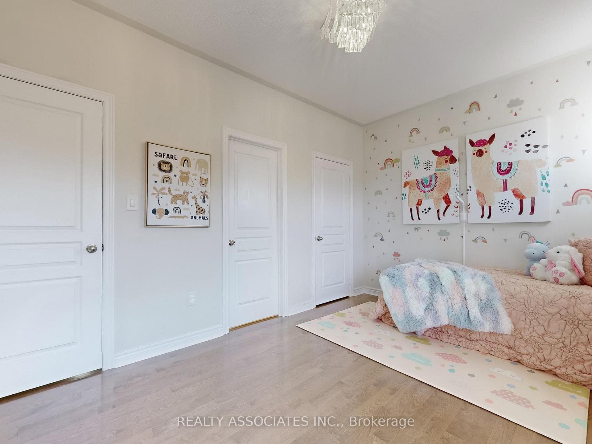 329 Chouinard Way photo 23