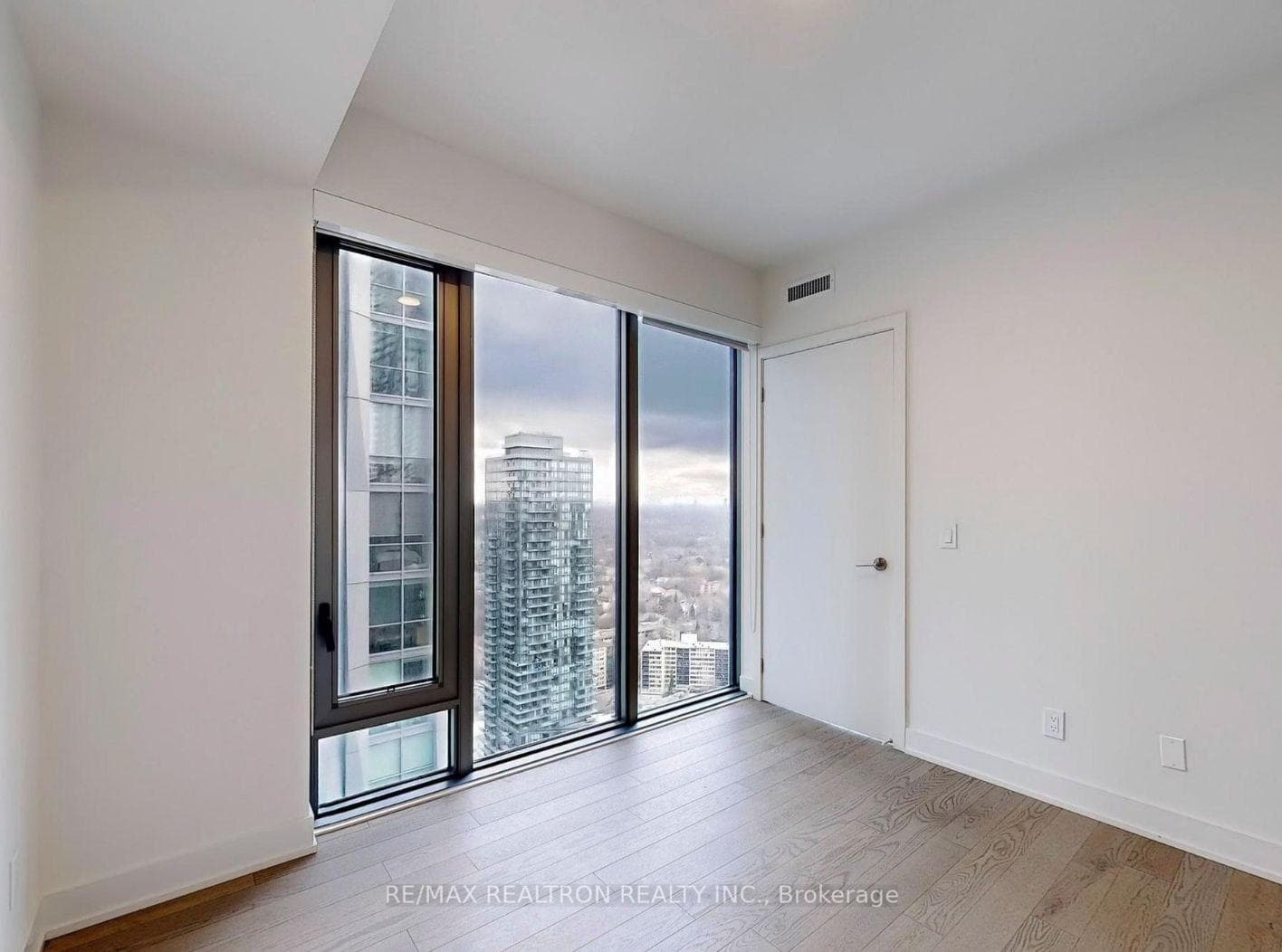 8 Cumberland Street Unit 3207 photo 14