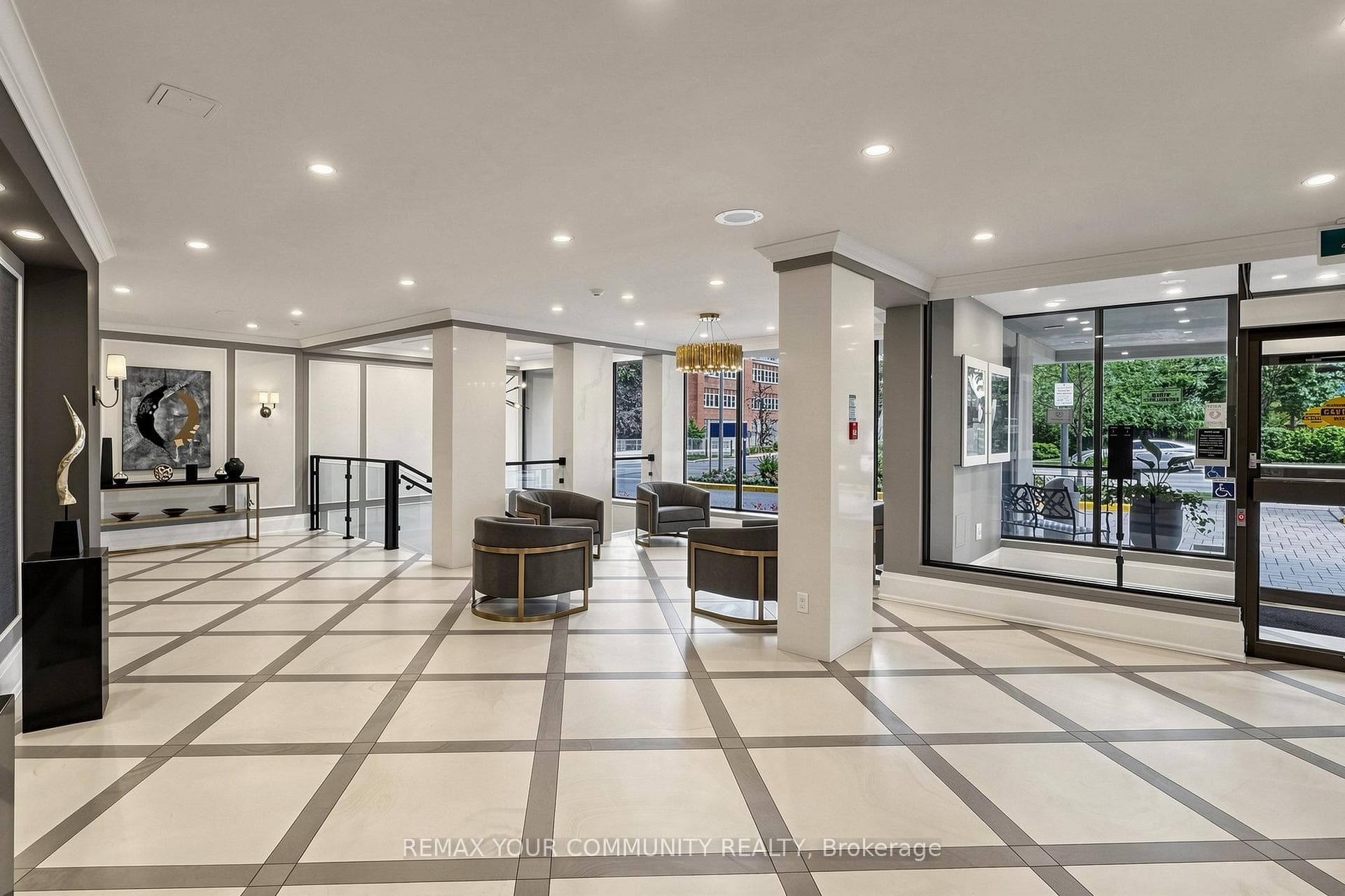 5444 Yonge Street Unit 1609 photo 4
