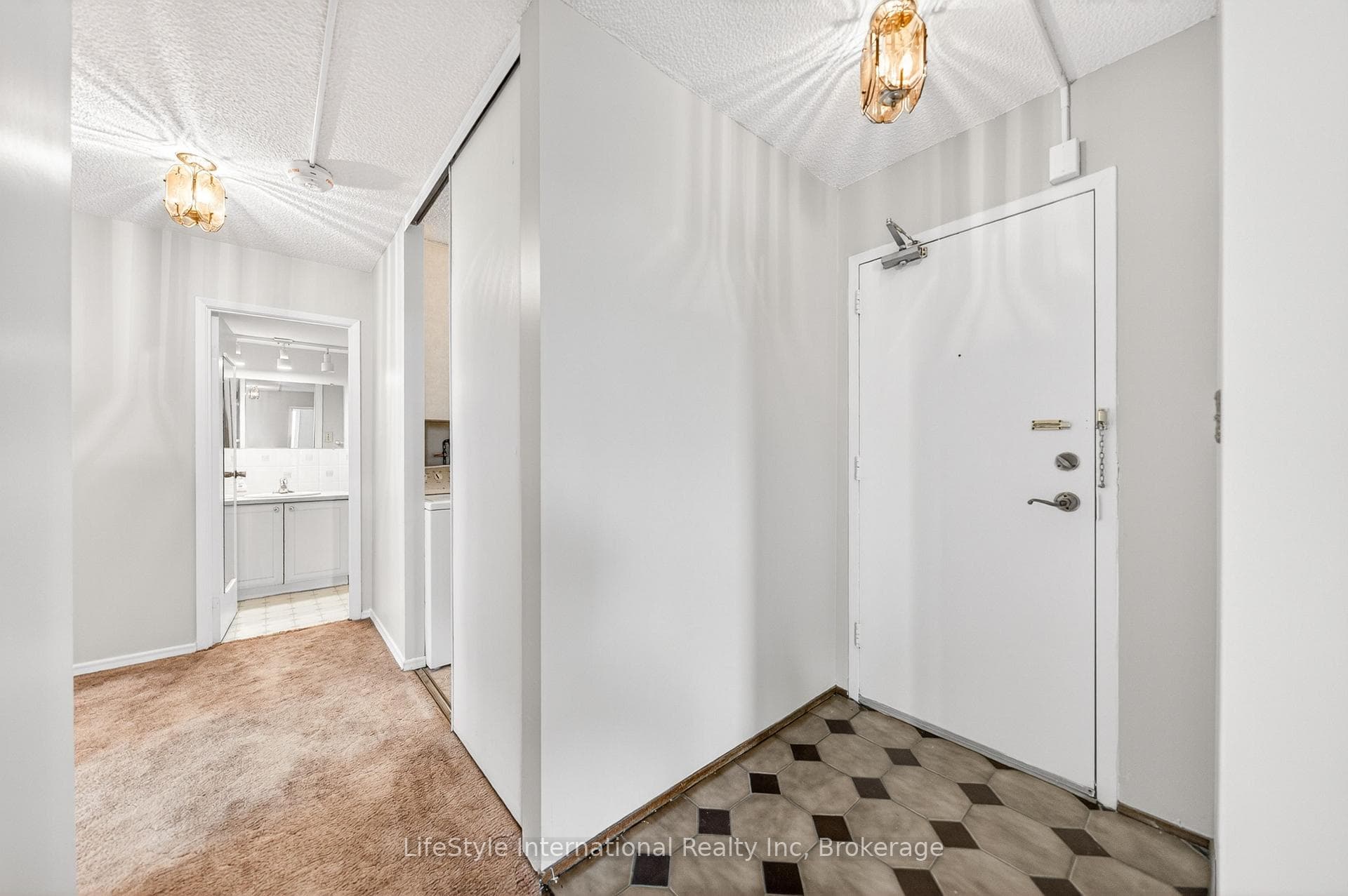 19 Woodlawn Road Unit 512 photo 8