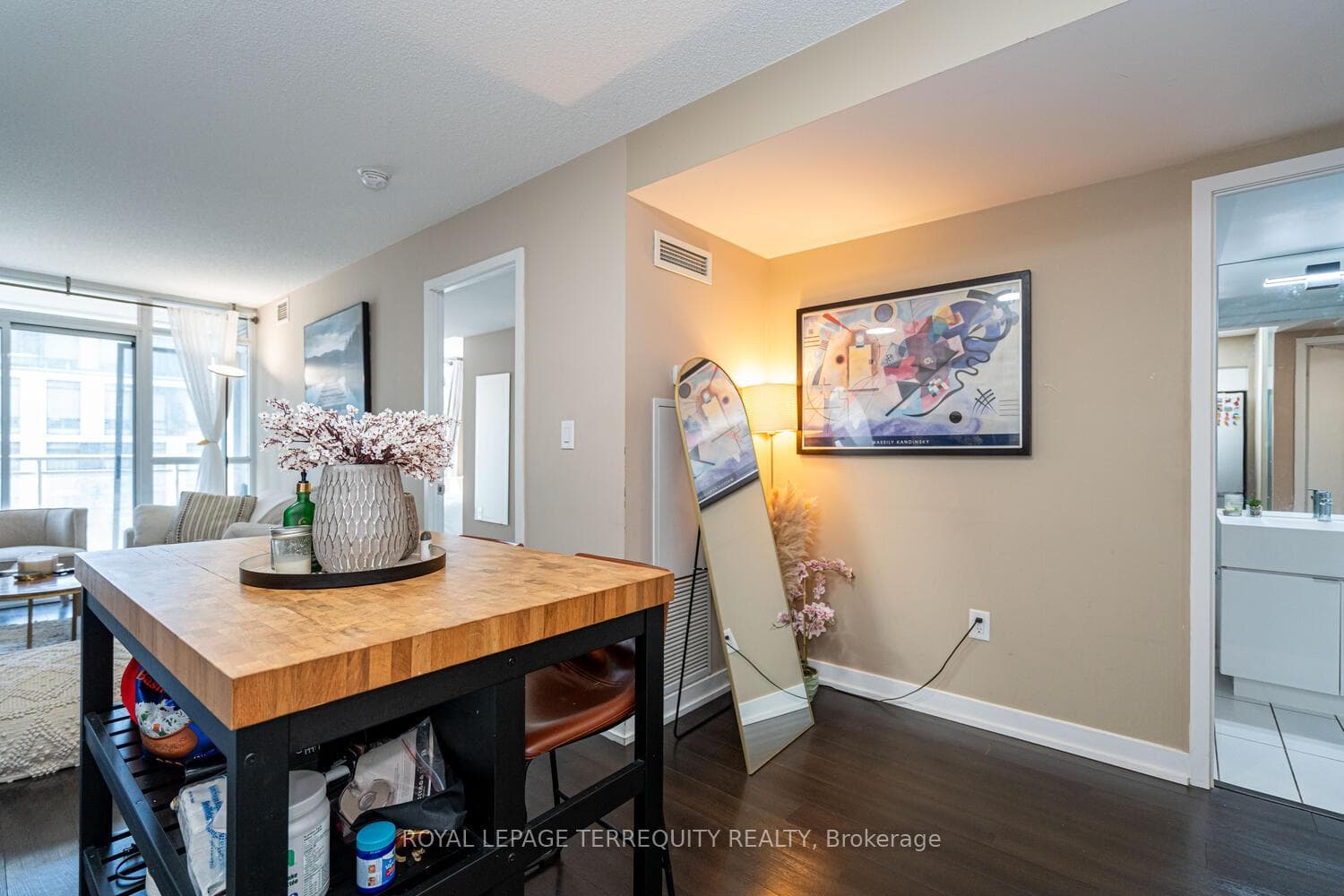 151 Dan Leckie Way Unit 610 photo 16