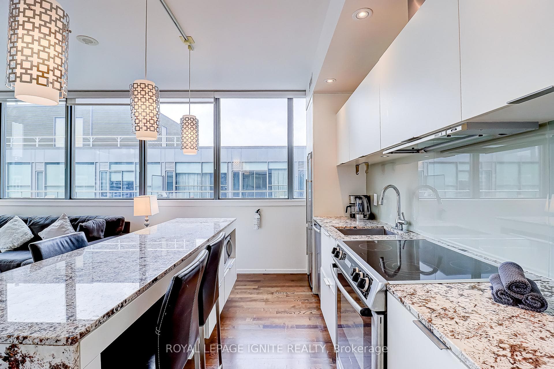 8 Charlotte Street Unit 1502 photo 2