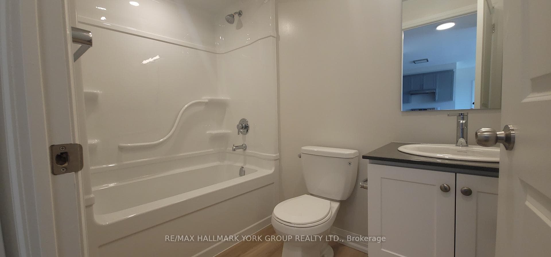 13042 Yonge Street Unit LP10 photo 11