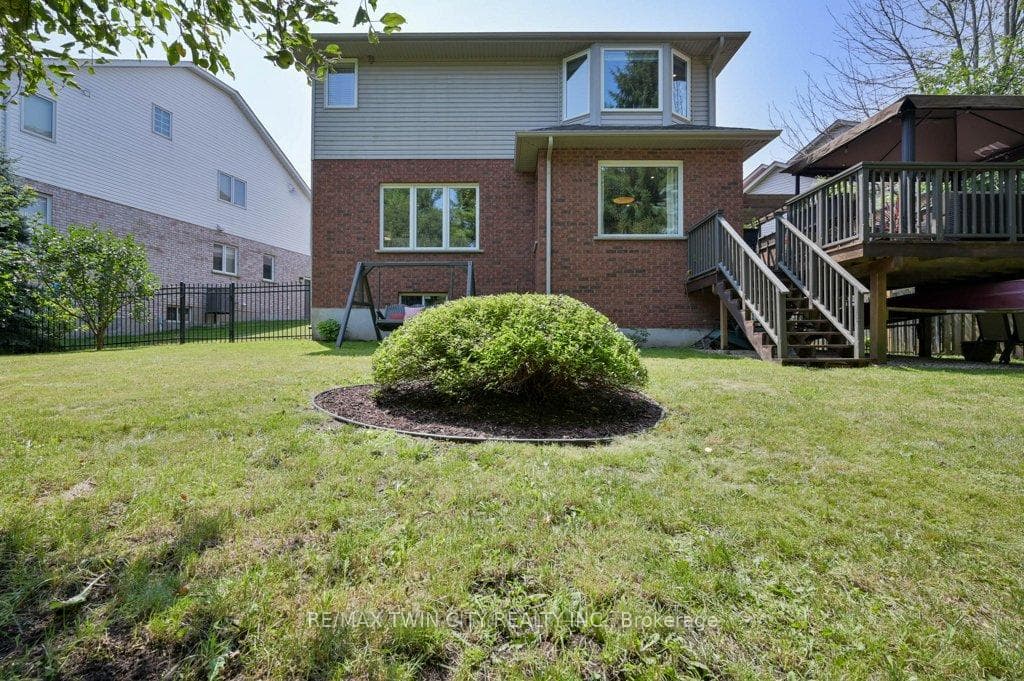731 HOLLY VIEW Place photo 34
