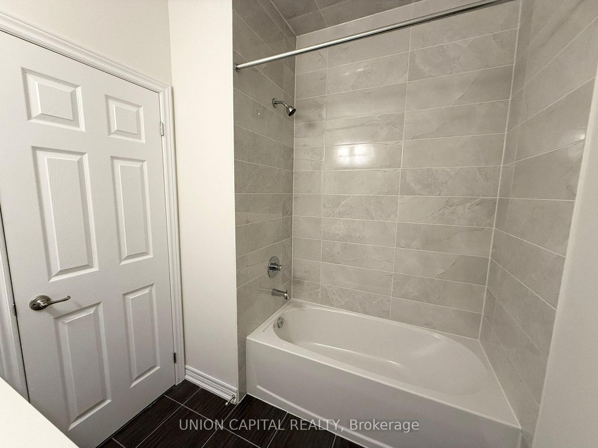 22 Robert Eaton Avenue photo 15
