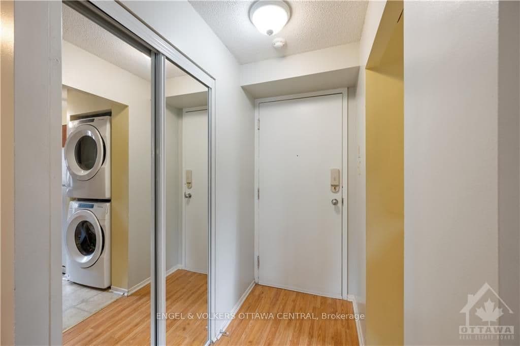 1025 GRENON Avenue Unit 226 photo 2
