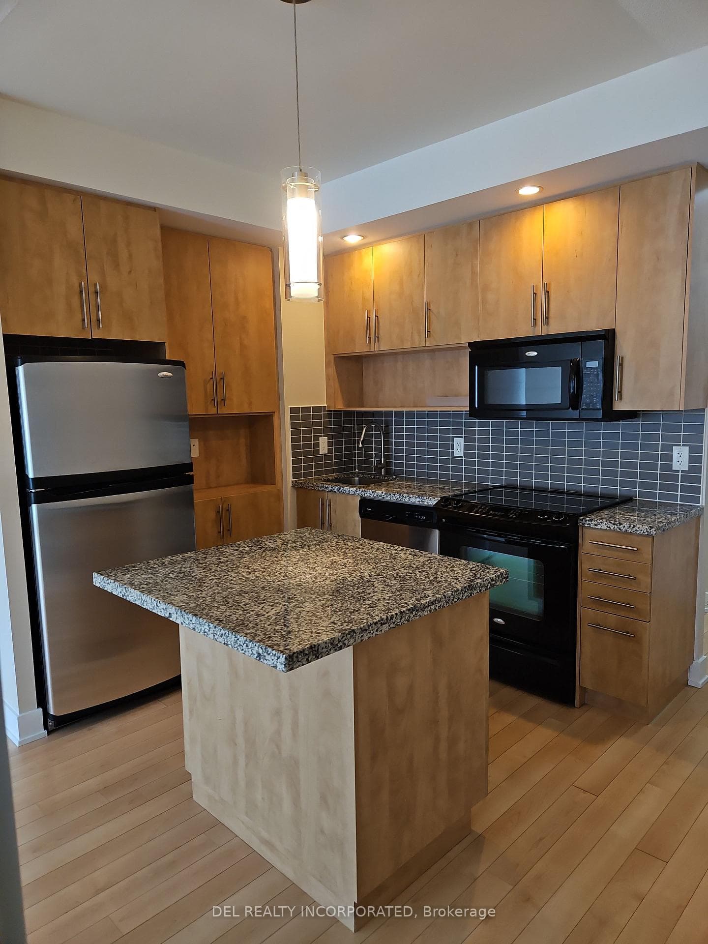 120 Homewood Avenue Unit 802 photo 1