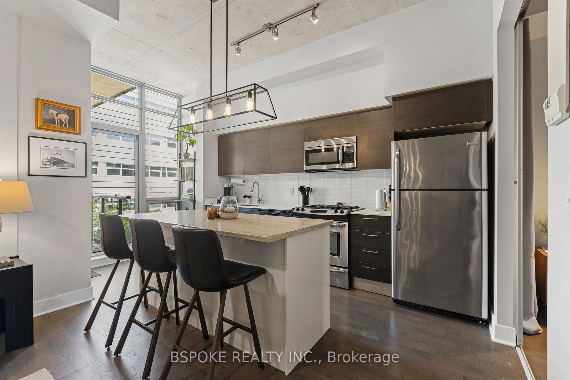 399 Adelaide Street Unit 405 photo 6