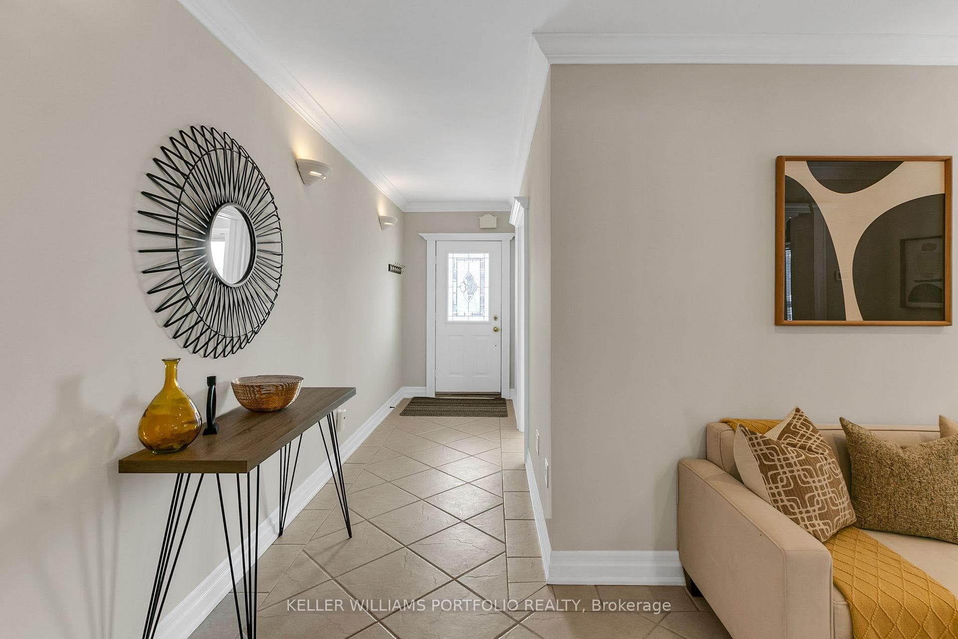 152 Eileen Avenue photo 2