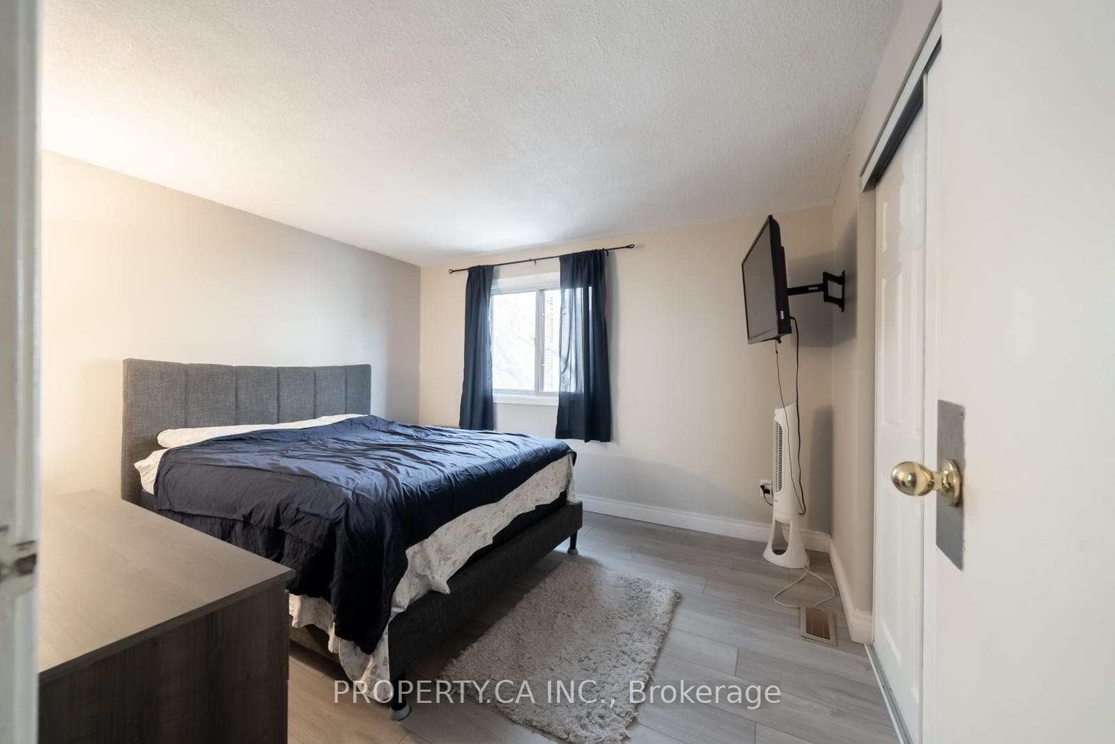 1100 Oxford Street Unit 29 photo 30
