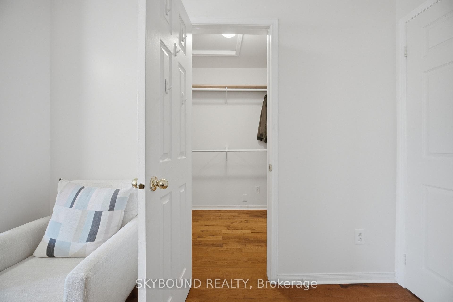 3906 Zenith Court photo 22