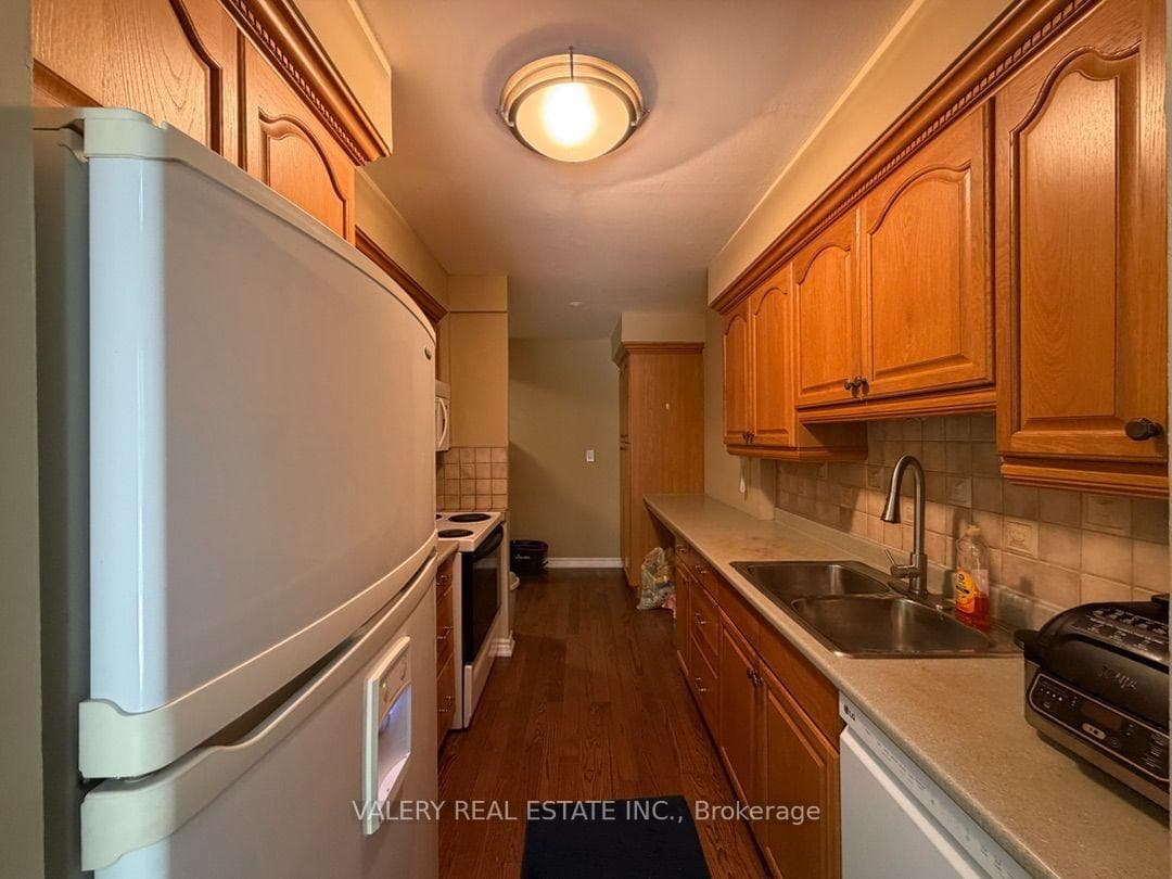 4662 Kingston Road photo 12