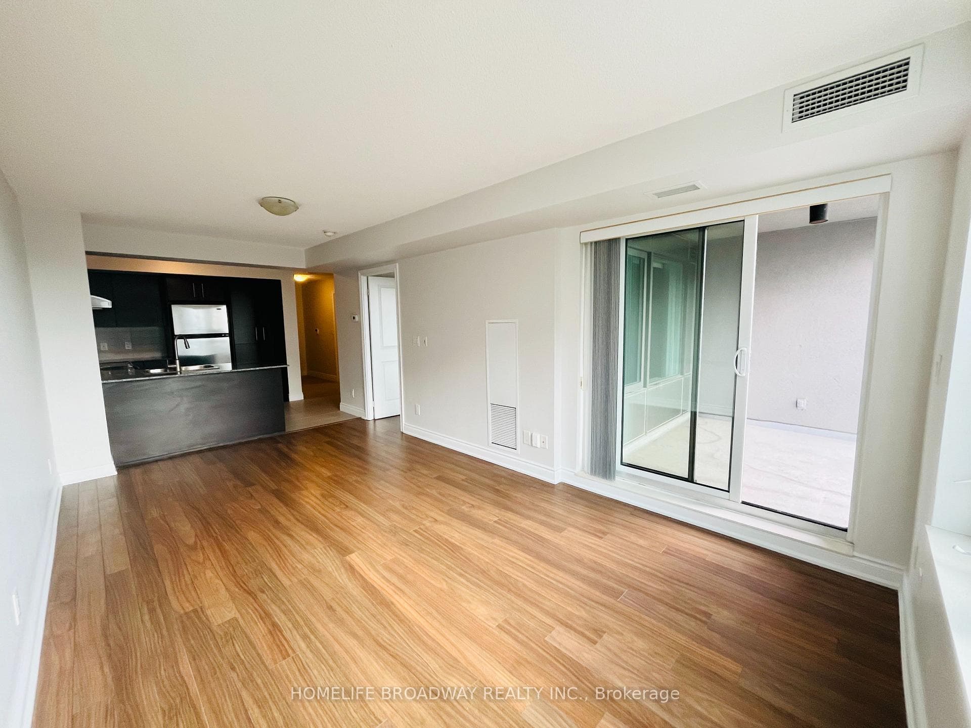 233 South Park Road Unit 815 photo 5