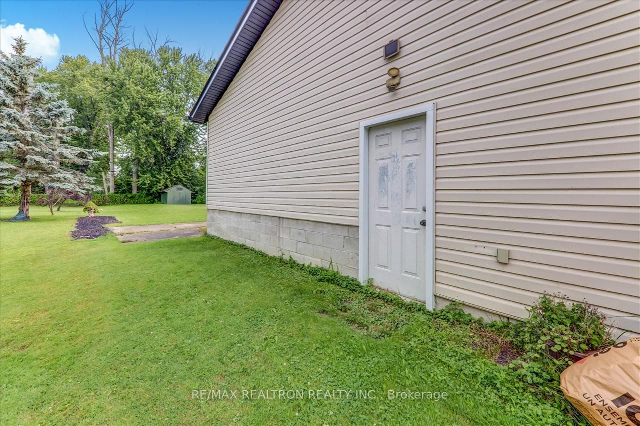 258 Elm Avenue photo 26
