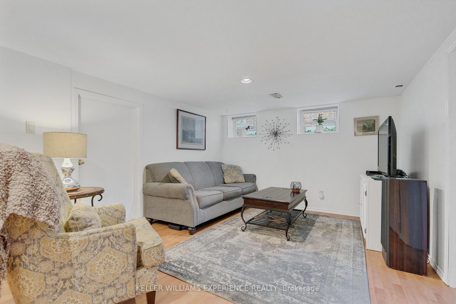 30 Alexander Avenue photo 27