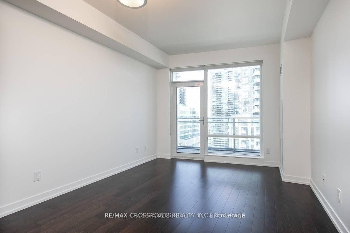 21 Widmer Street Unit 1412 photo 8