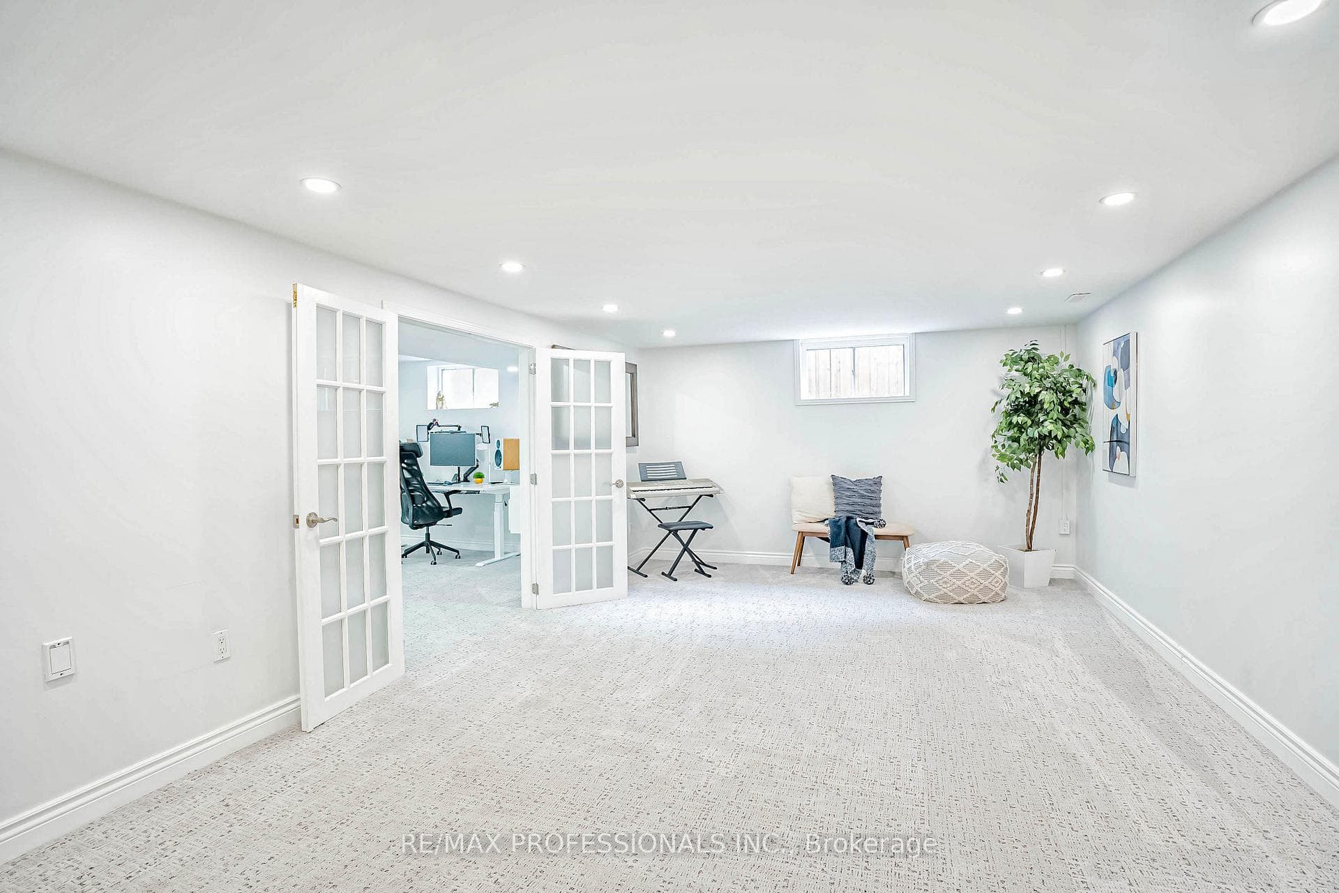 130 Dunsdon Street photo 35