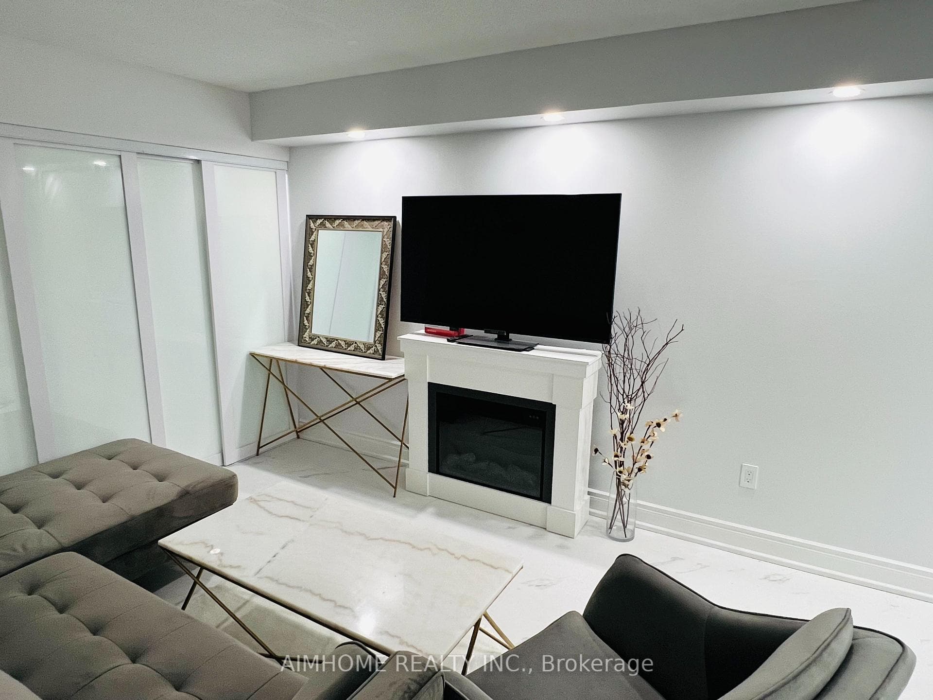 33 University Avenue Unit 207 photo 5