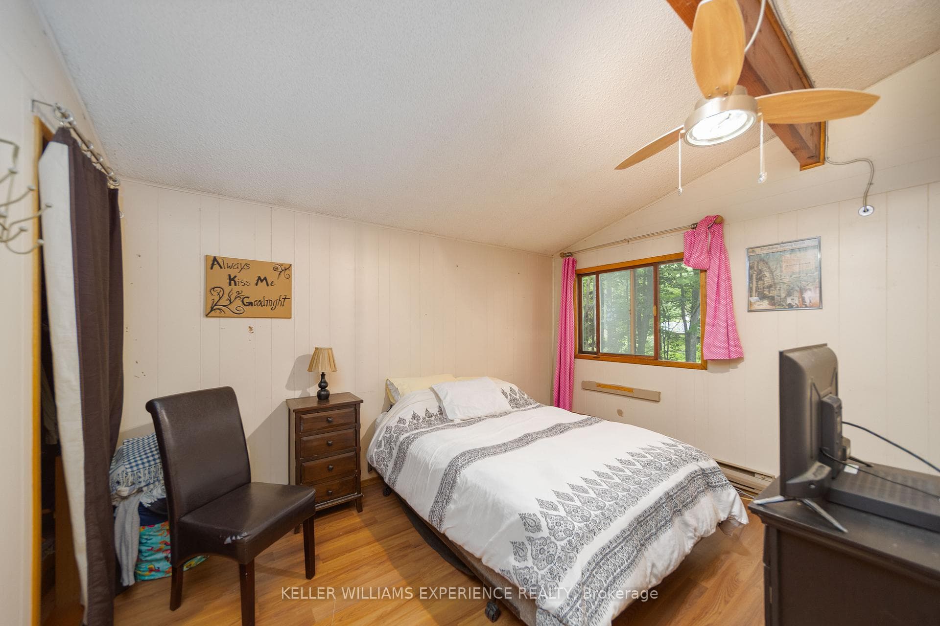 22 FOREST Circle photo 12