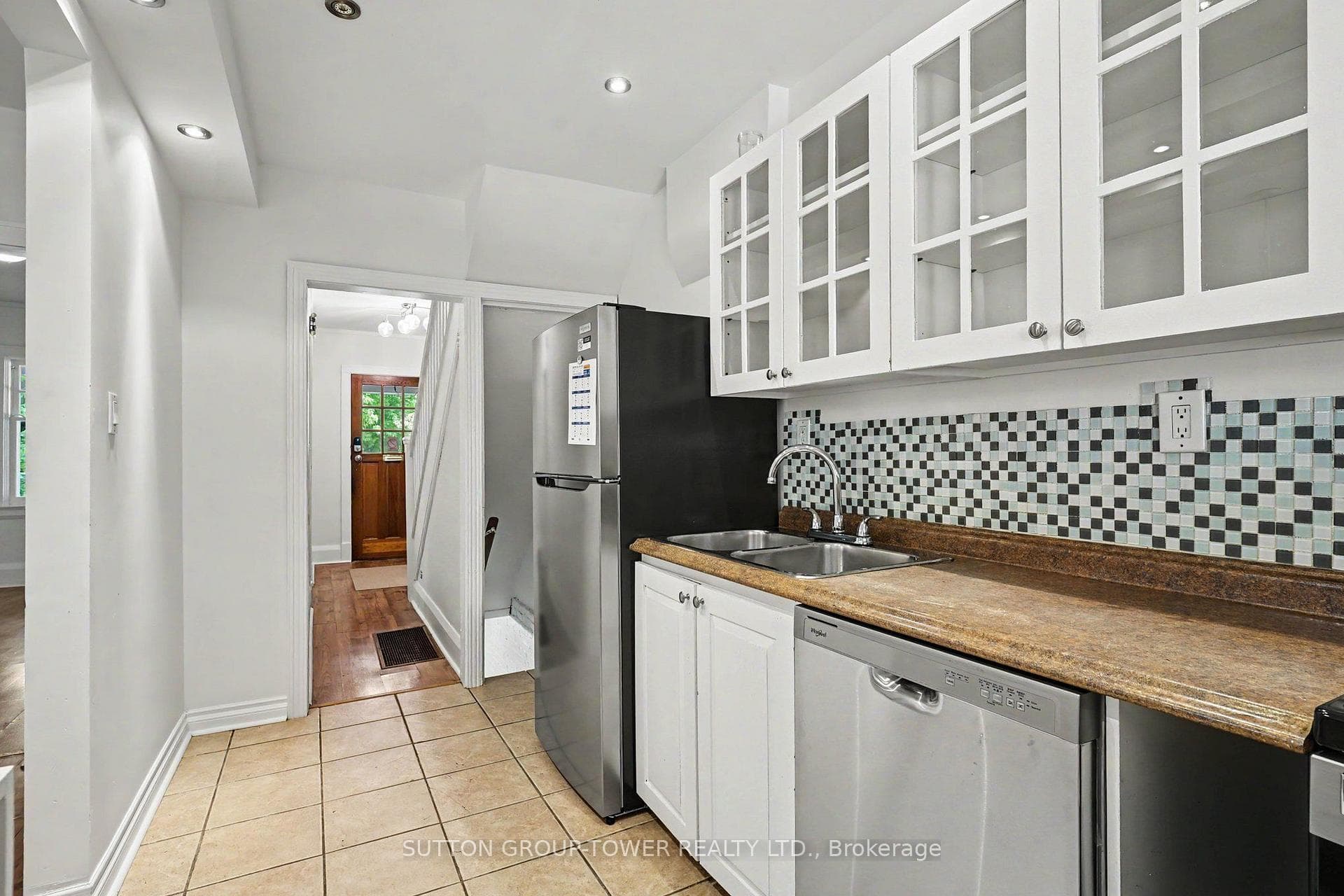 118 Castlefield Avenue photo 14