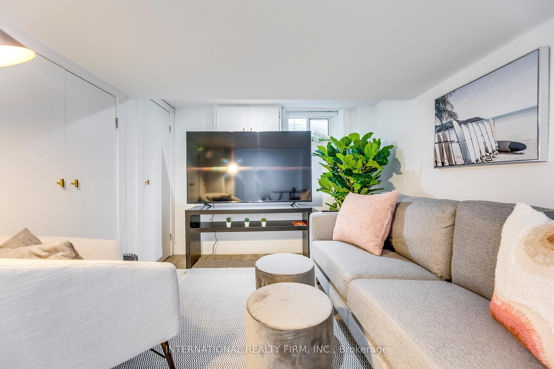 164 Langford Avenue photo 21