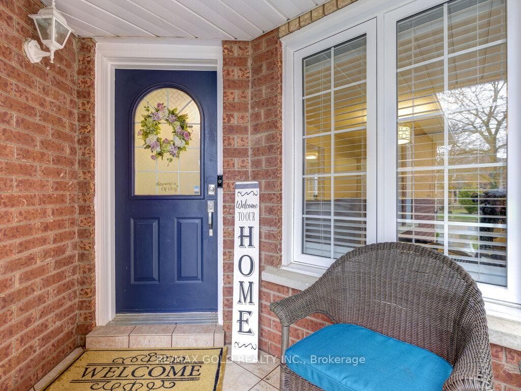 52 Sunley Crescent photo 4