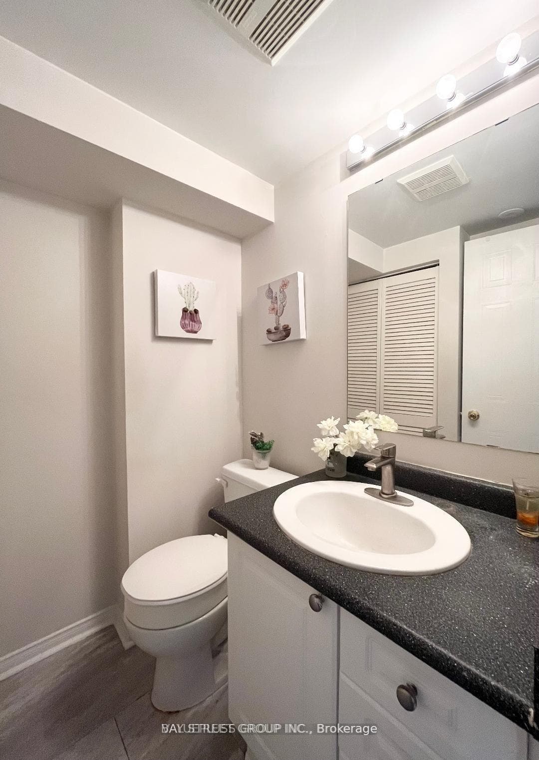 593 Kennedy Road Unit 4 photo 15