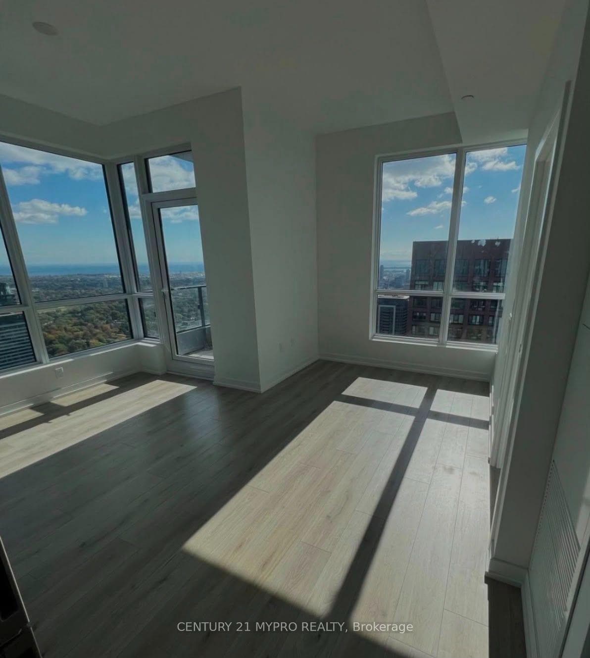 395 Bloor Street Unit 2008 photo 2