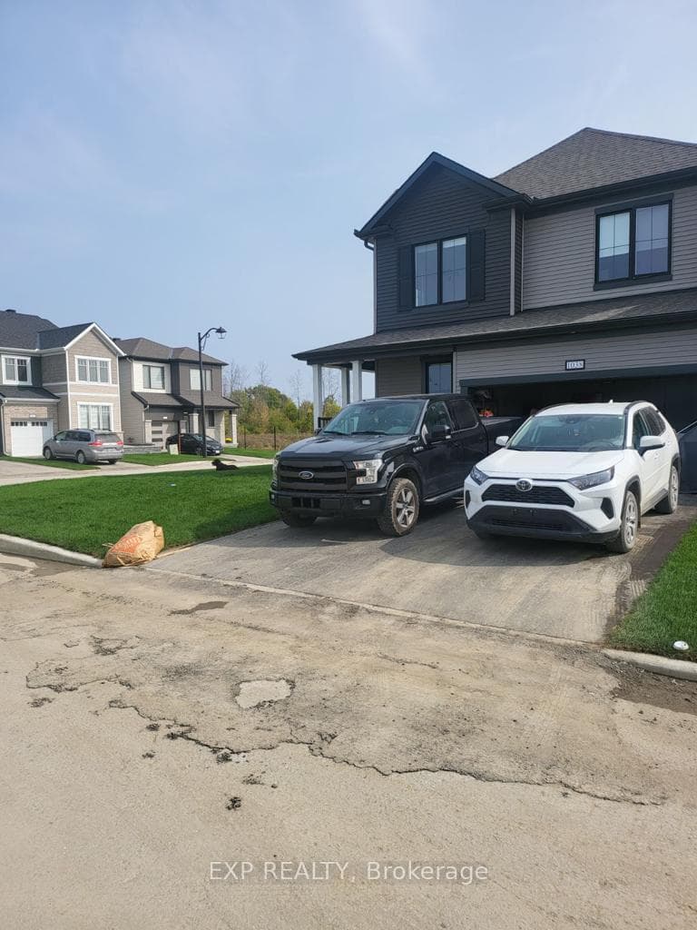 1038 Showman Street photo 3