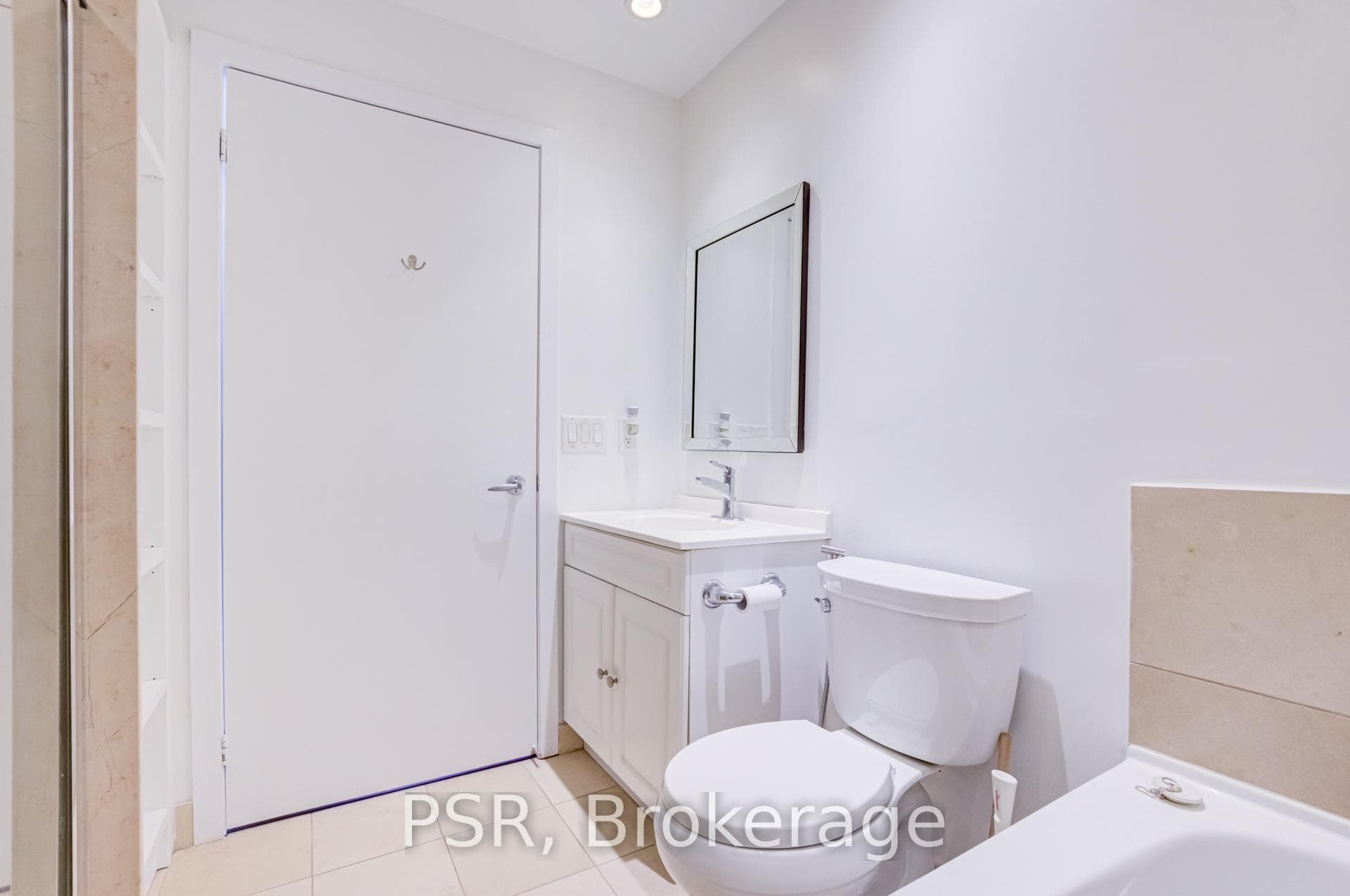 218 Queens Quay Unit 1506 photo 9