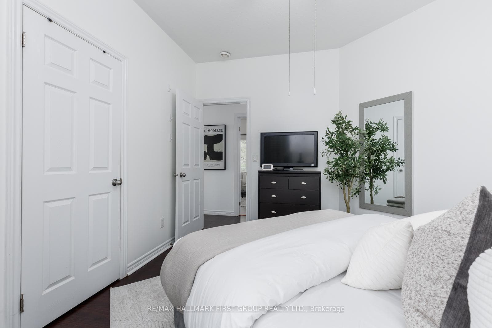 325 Densmore Road Unit 1501 photo 29