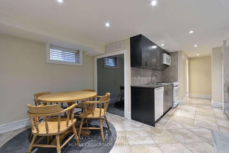588 Brimley Road photo 18
