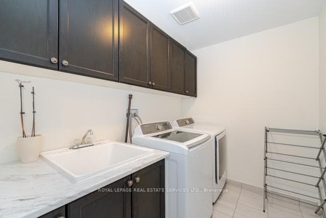 324 Ellen Davidson Drive Unit 2 photo 30