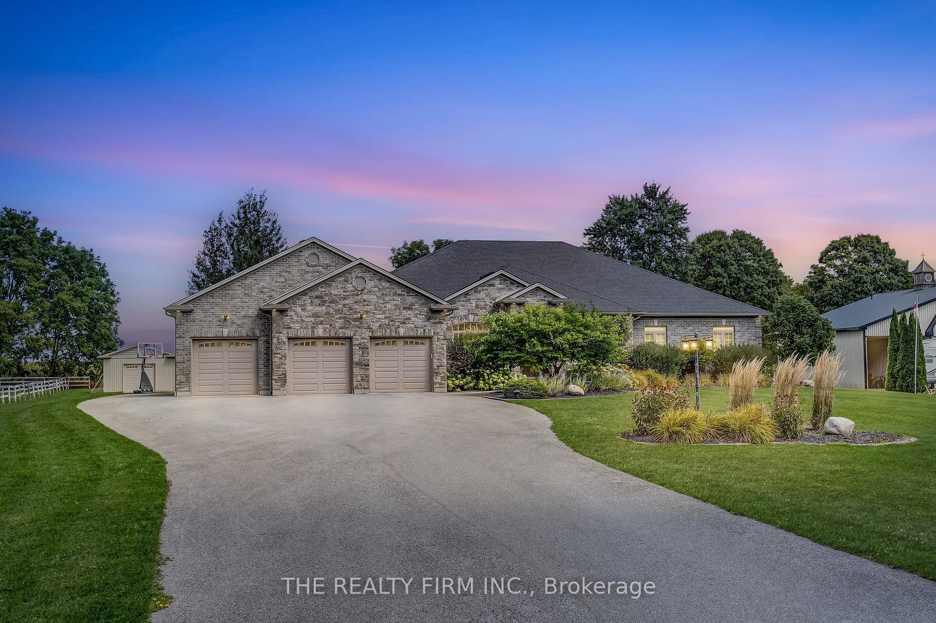 22060 Nissouri Road photo 48