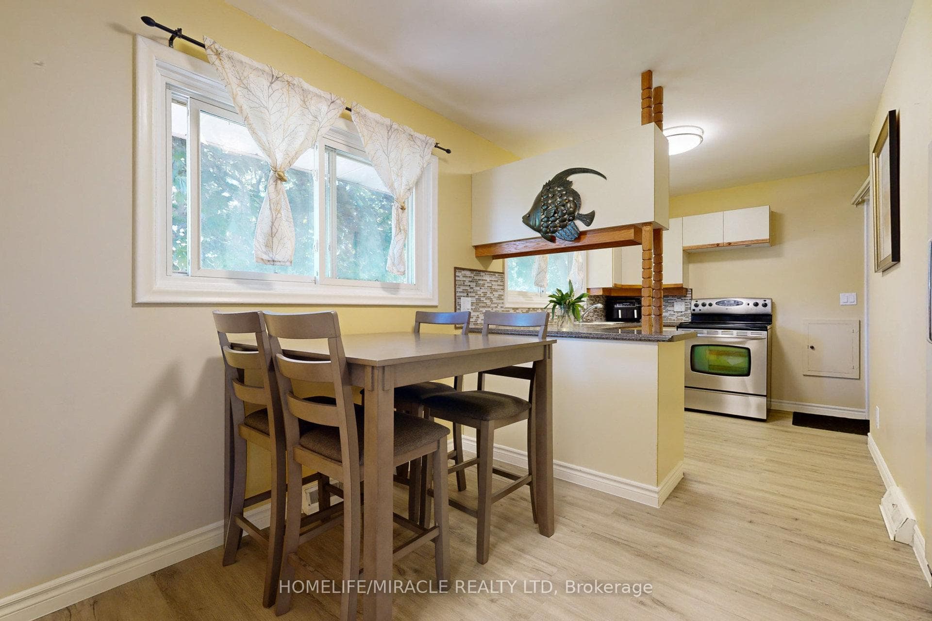 743 Law Street photo 8