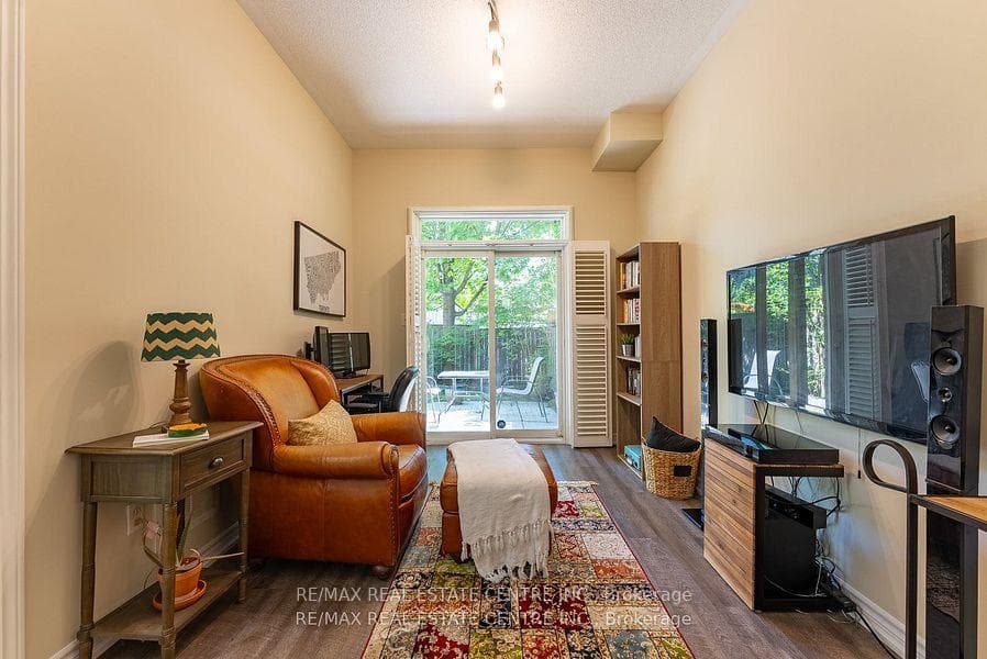 3071 Treadwells Drive Unit 13 photo 23