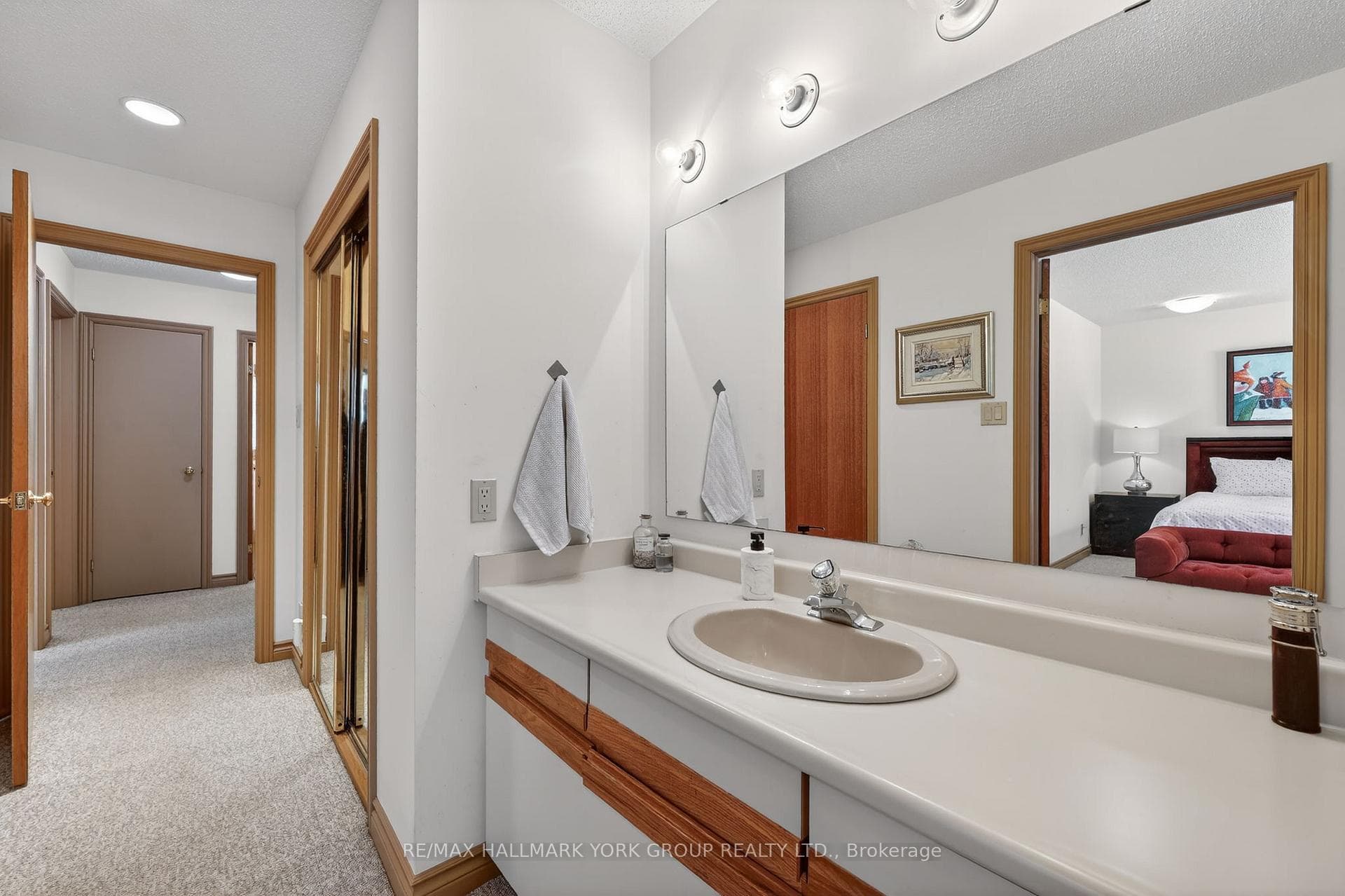 103 Curtis Crescent photo 23