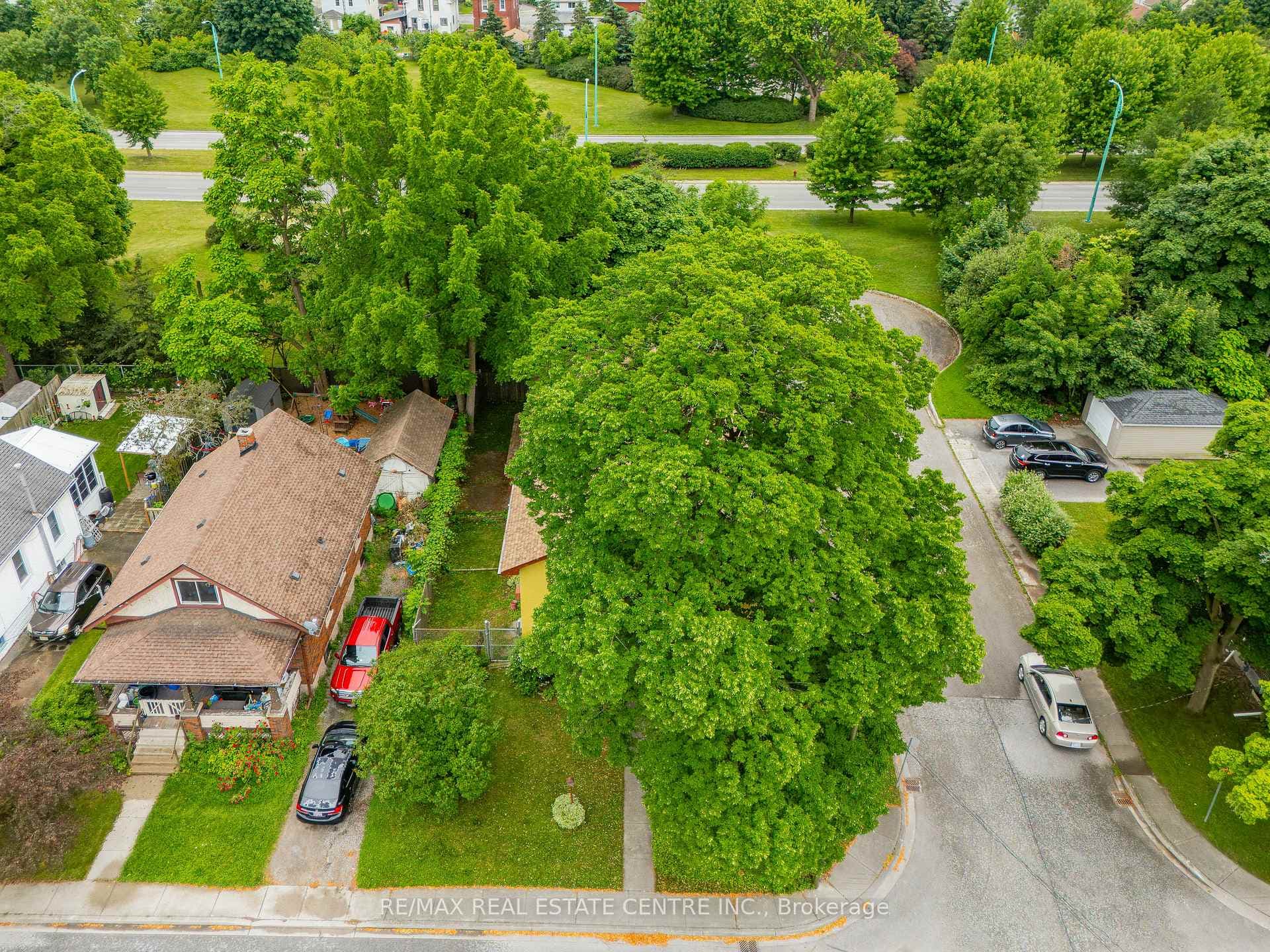 5024 Stamford Street photo 4