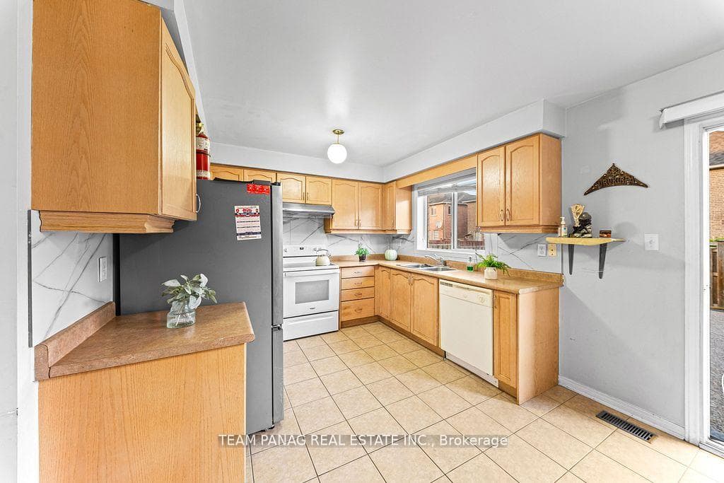 31 Snowshoe Lane photo 13