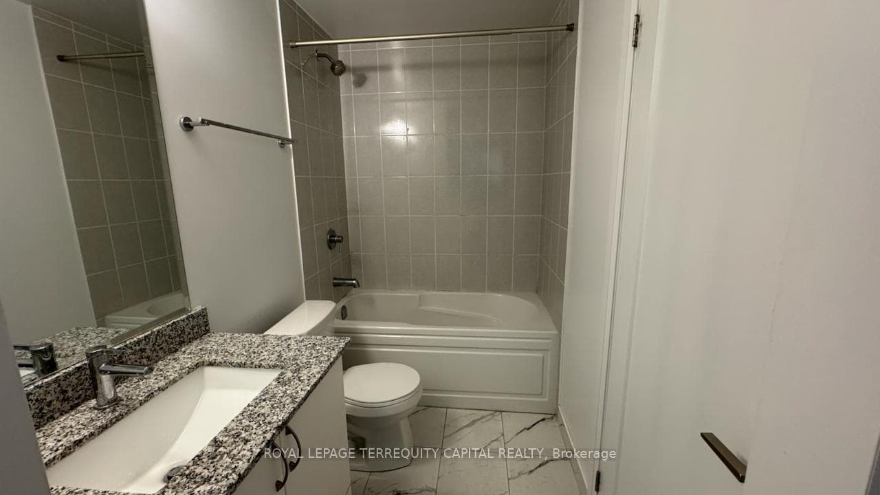 3220 Sheppard Avenue Unit 705 photo 8